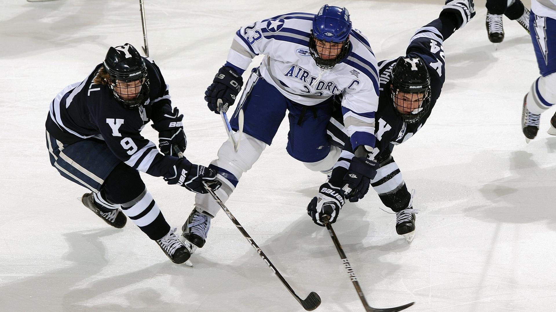 决赛期间技术VAR判罚引发争议,var操控比赛