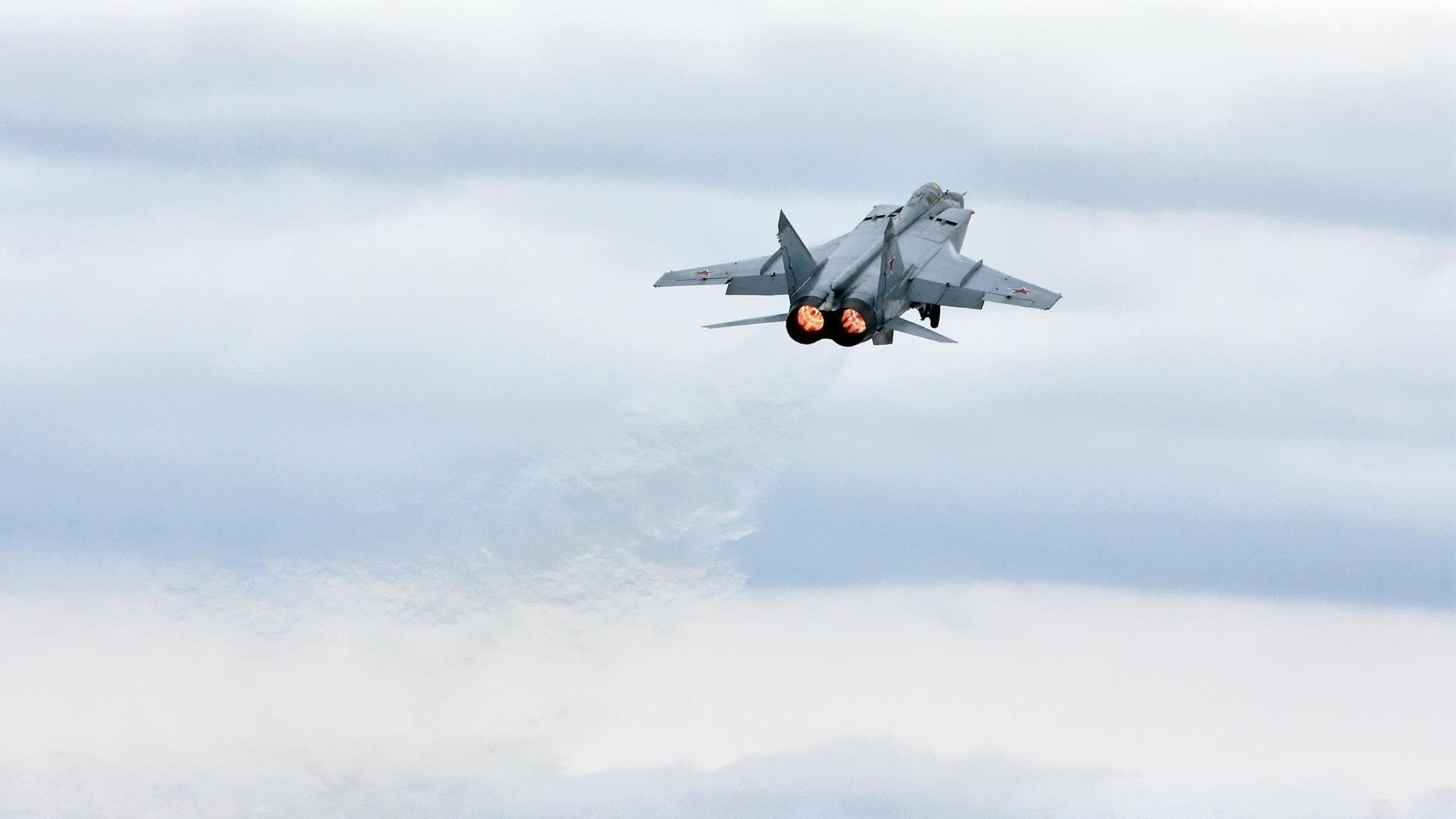 赛季末进球王竞争者通过压力管理技巧胜出几率分析