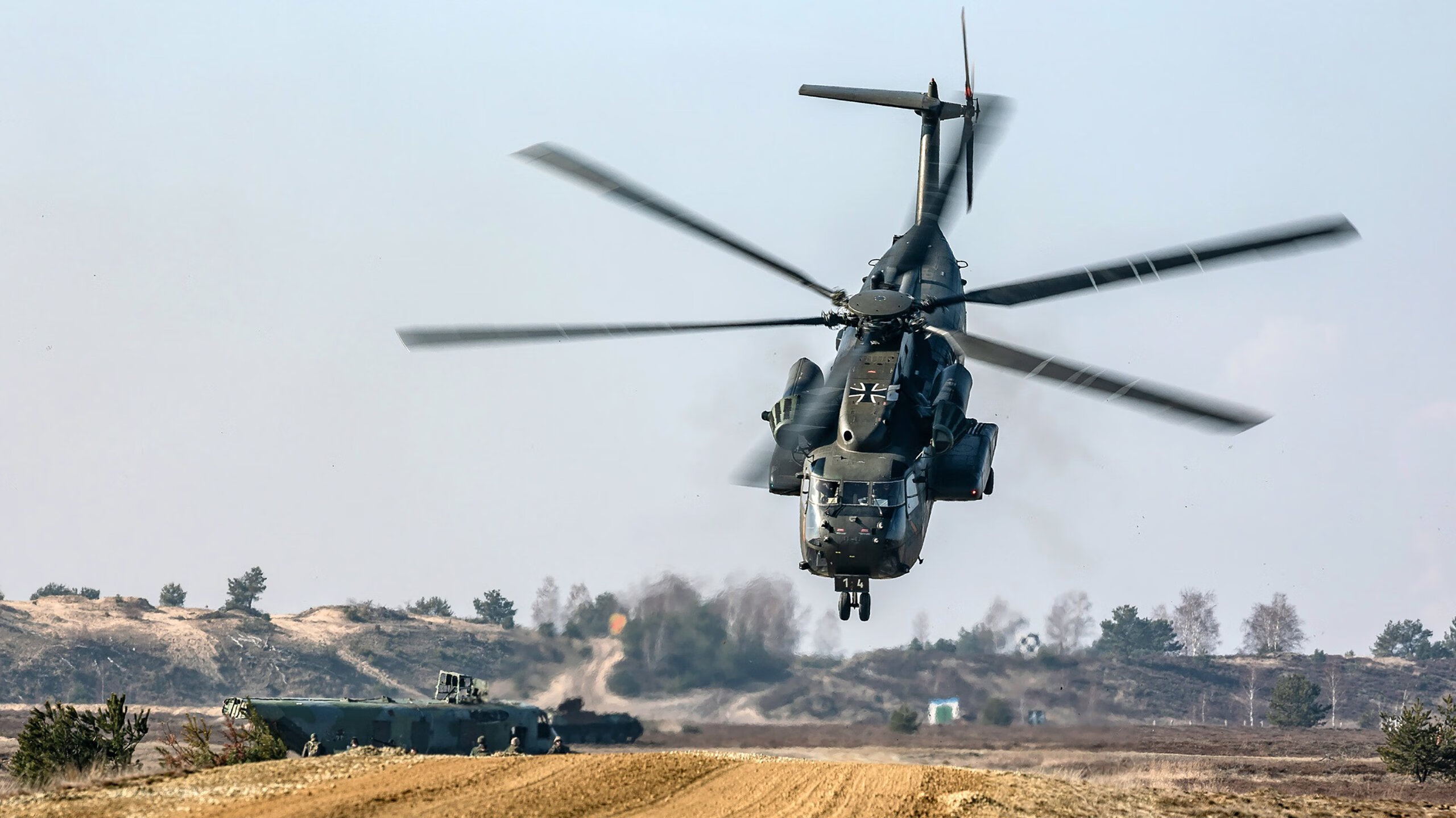 九游jiuyou-热门对决票房火爆，二级市场票价飙升引发讨论